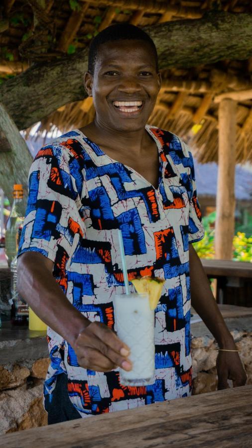 Pangani Cliffs Lodge エクステリア 写真