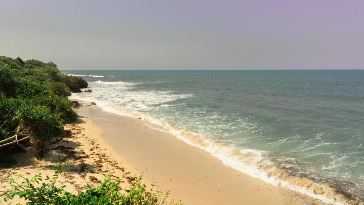 Pangani Cliffs Lodge エクステリア 写真