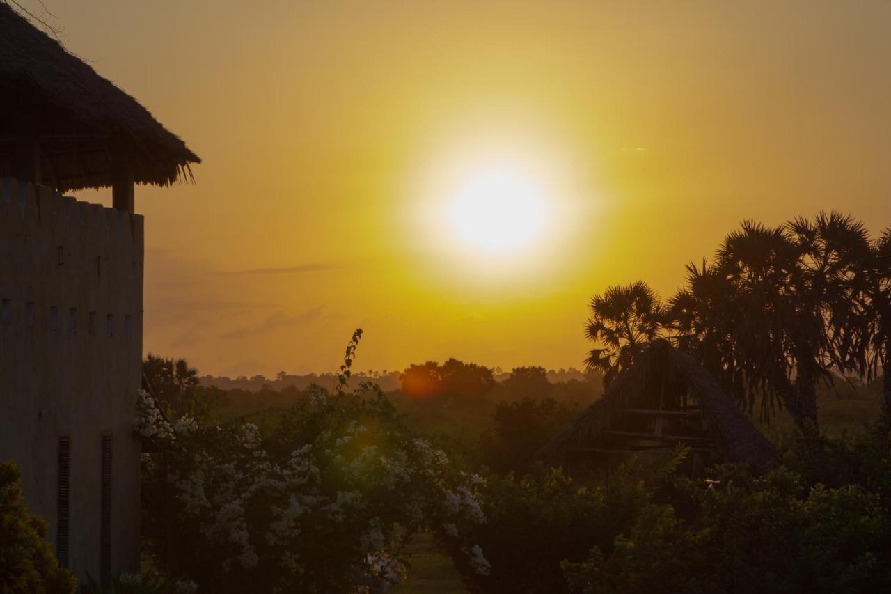 Pangani Cliffs Lodge エクステリア 写真