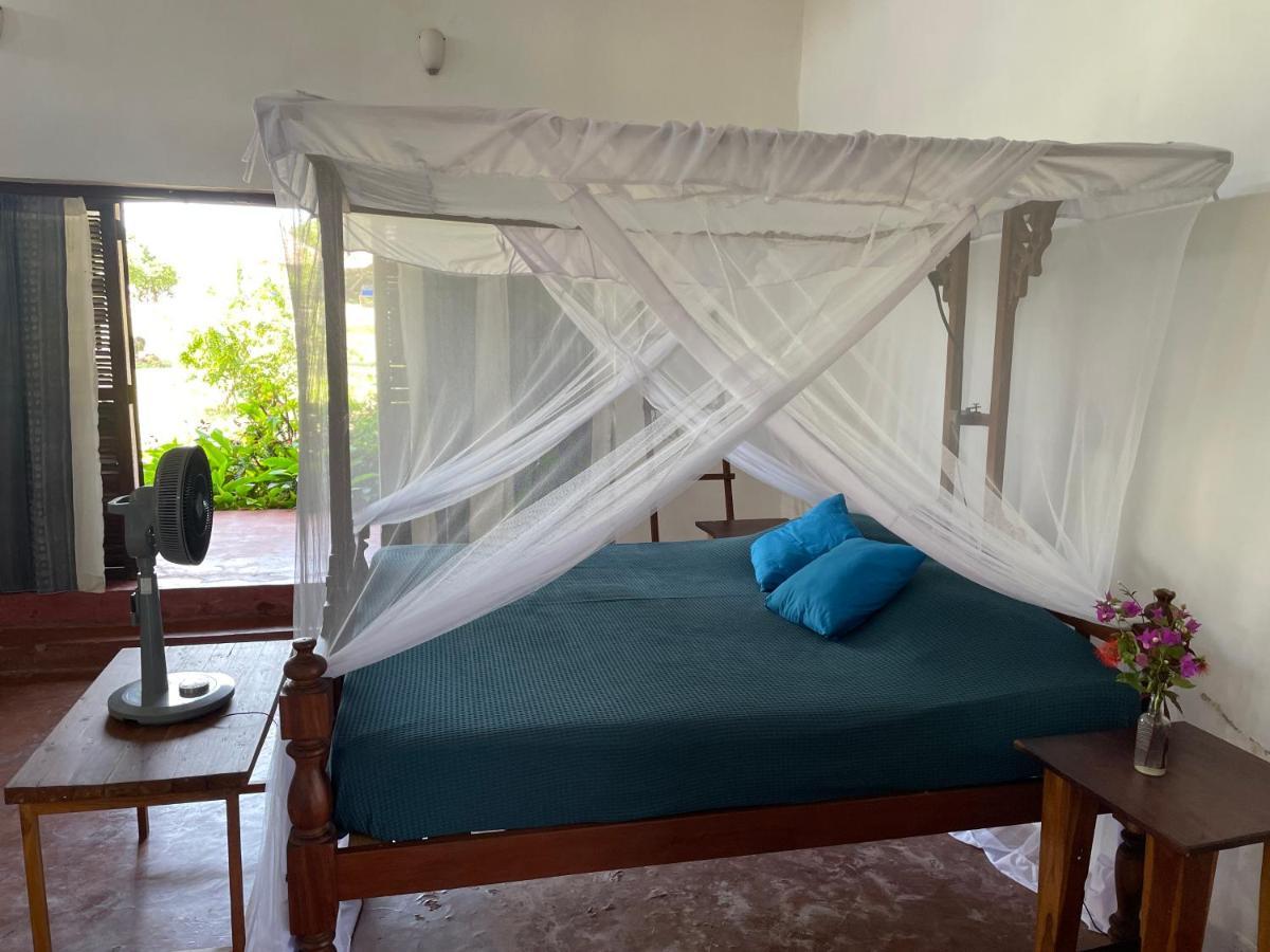 Pangani Cliffs Lodge エクステリア 写真
