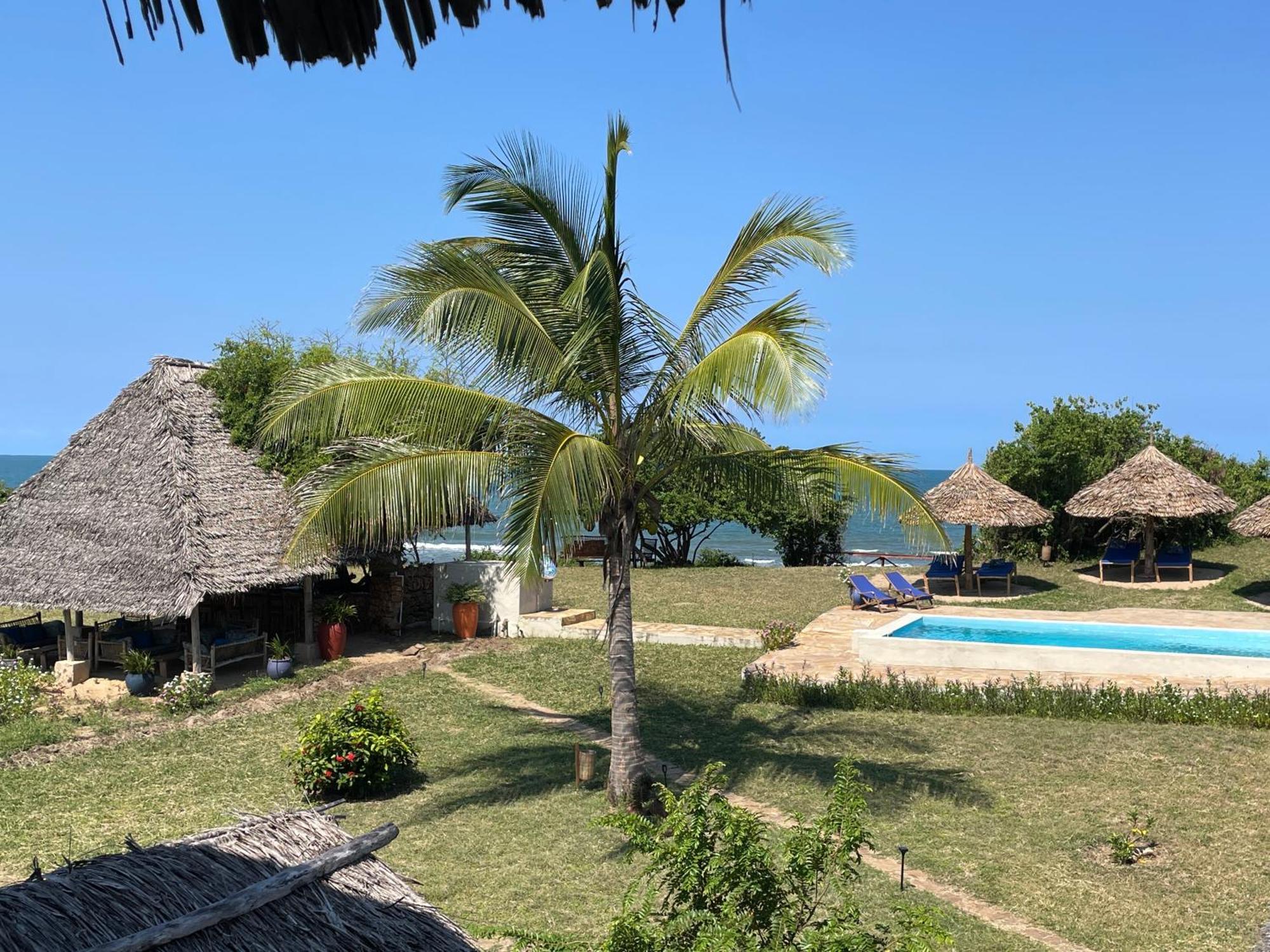 Pangani Cliffs Lodge エクステリア 写真