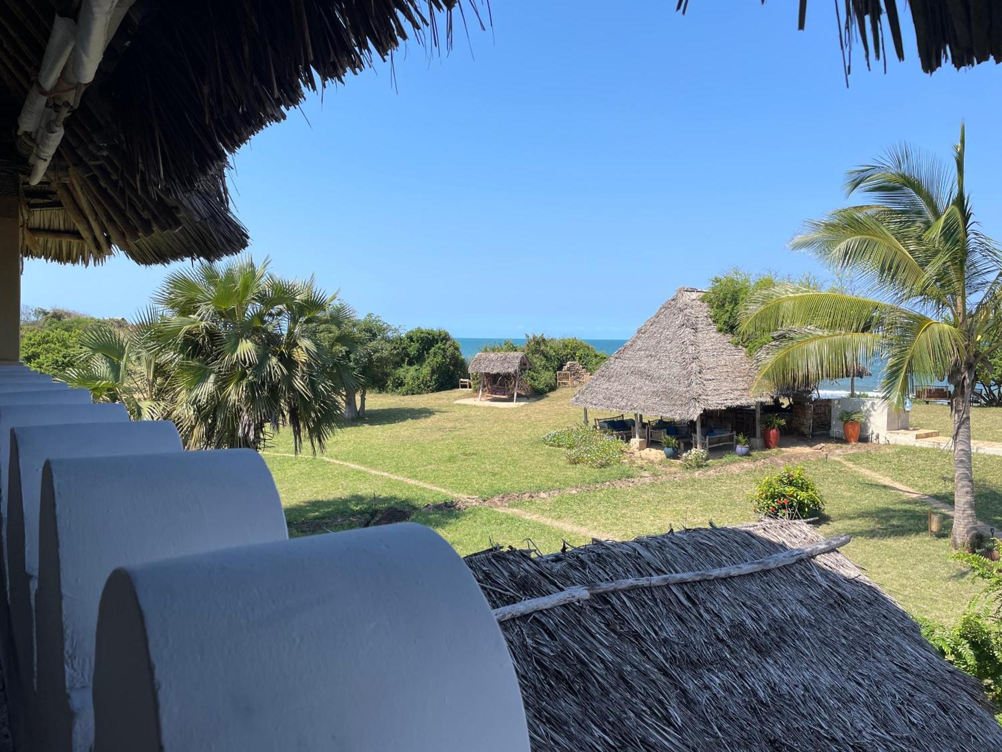 Pangani Cliffs Lodge エクステリア 写真