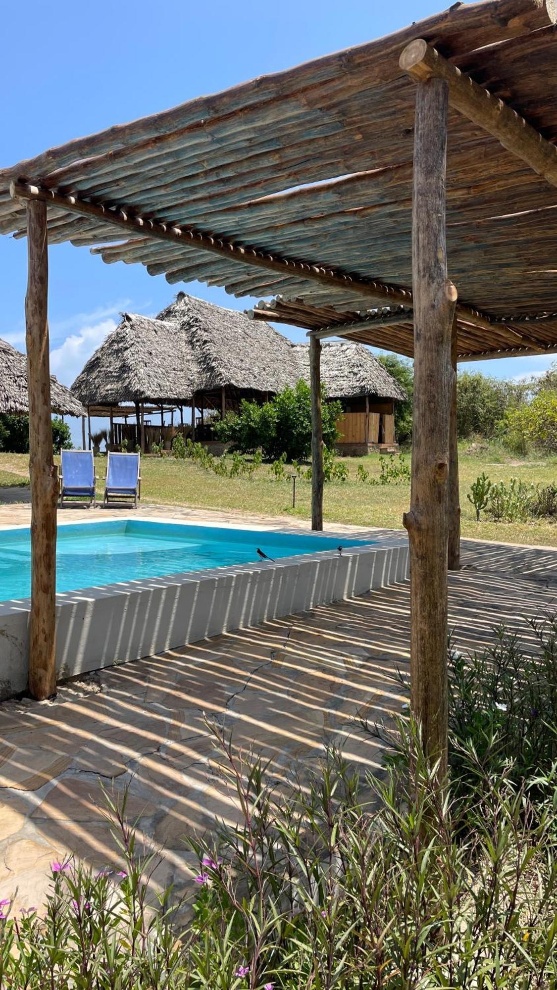 Pangani Cliffs Lodge エクステリア 写真