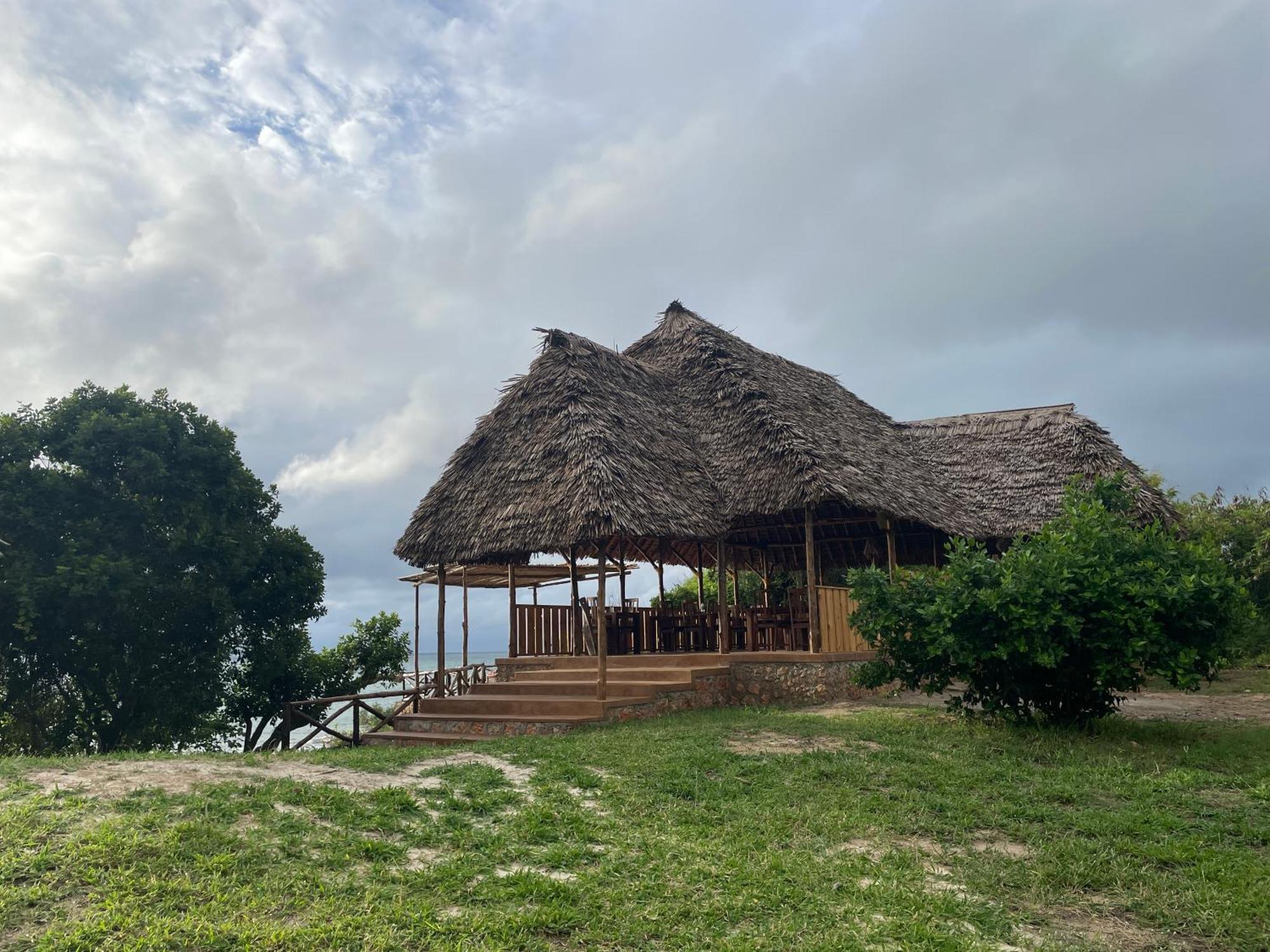Pangani Cliffs Lodge エクステリア 写真